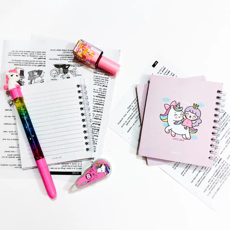 دفترچه جلدمقوایی برند کیفت ۸۰ برگ دختر صورتی