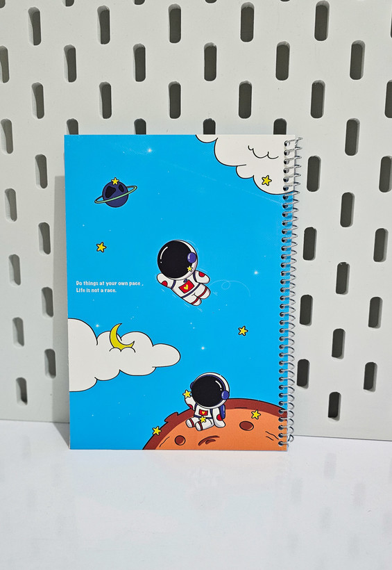 دفترهای حاشیه دار جلد مقوایی ۴۰ برگ فضانورد