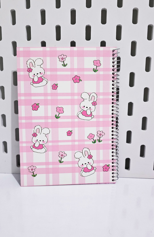 دفترهای حاشیه دار جلد مقوایی ۴۰ برگ خرگوش صورتی