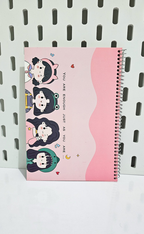 دفترهای حاشیه دار جلد مقوایی ۴۰ برگ دختر صورتی