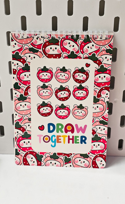 دفتر نقاشی جلد گلاسه برند پانداک ۴۰ برگ توت فرنگی