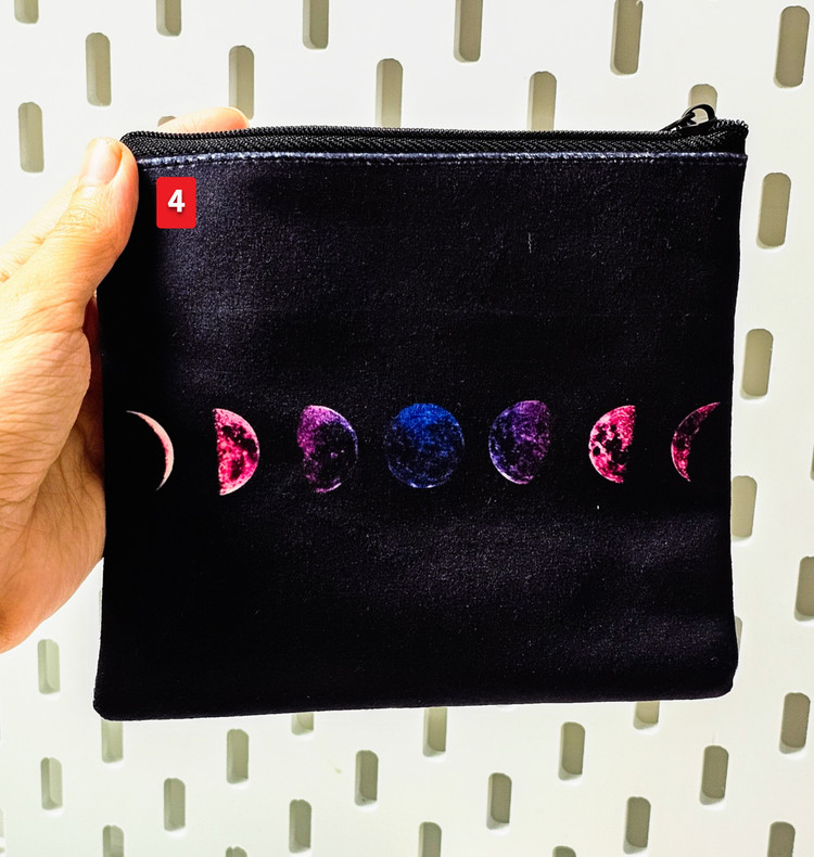 کیف پد بهداشتی فانتزی مخملی ماه