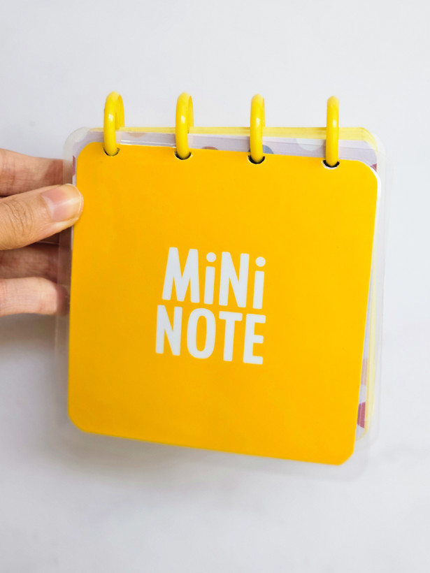 دفترچه دکمه ای جلد پرس شده آبرنگ ۱۰۰ برگ زرد