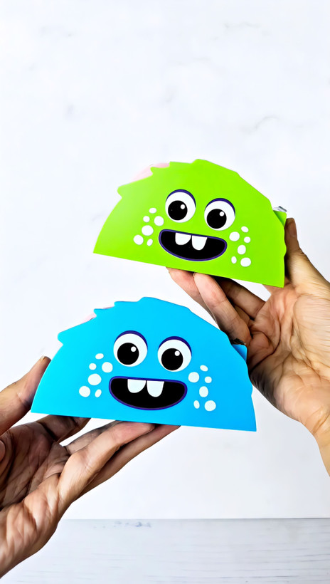 پایه چسب فانتزی به همراه چسب طرحدار هیولا