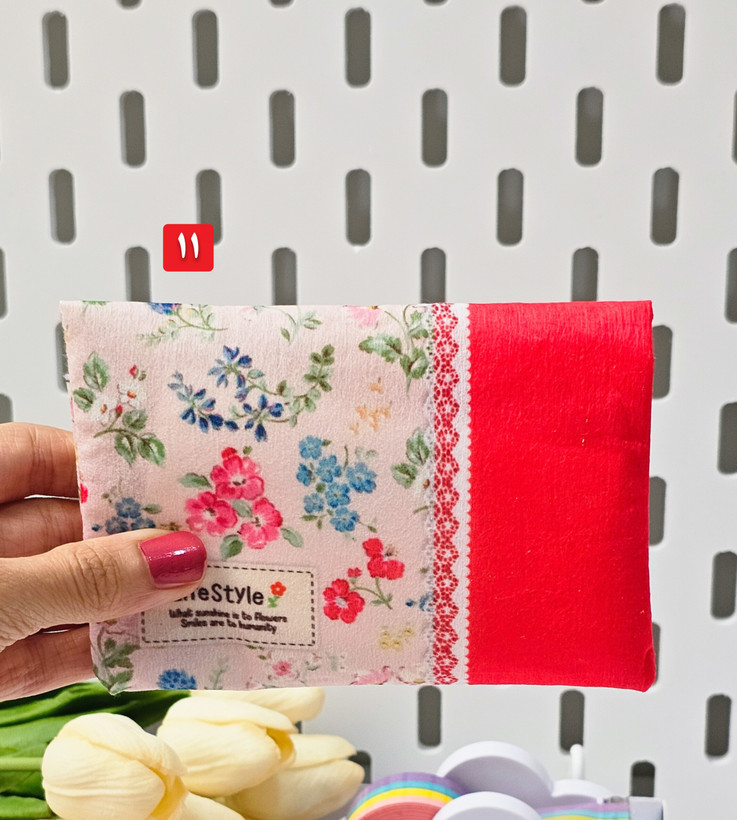 جادستمال کاغذی پارچه ای فانتزی گل قرمز