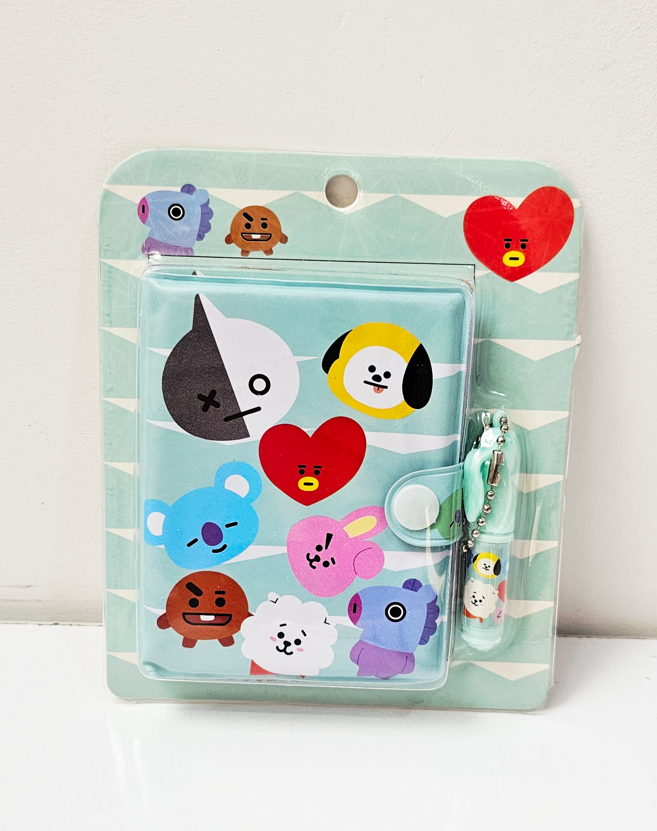 دفترچه پفکی به همراه خودکار طرح بی تی اس