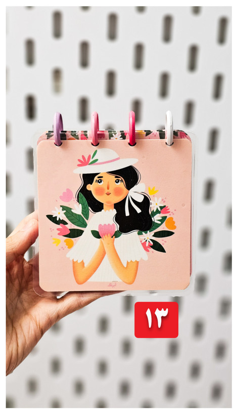 دفترچه دکمه ای جلد پرس شده برند آبرنگ ۱۰۰ برگ طرح دختر گلبهی