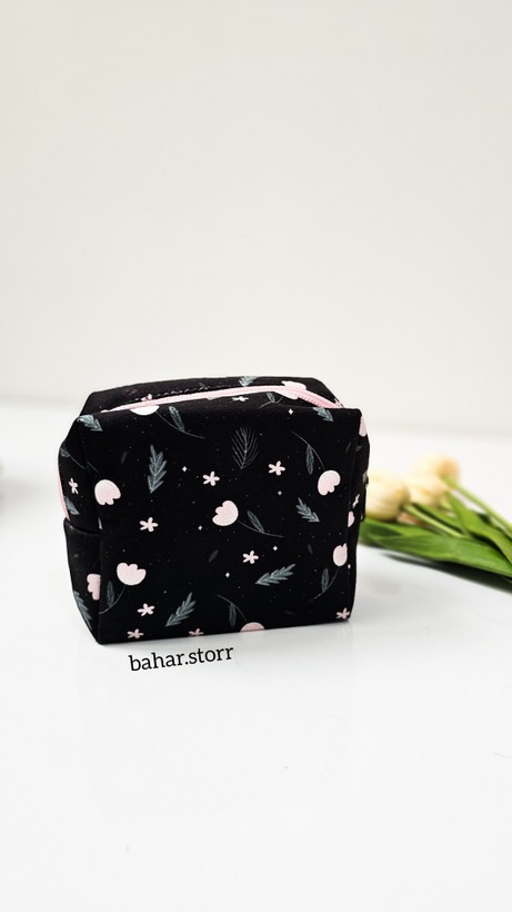 کیف پد بهداشتی گل مشکی